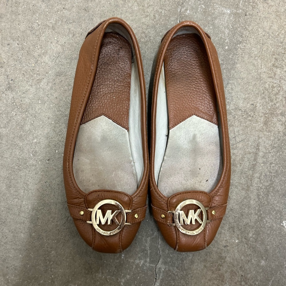Michael Kors Tan Leather Loafers with Gold Logo‎